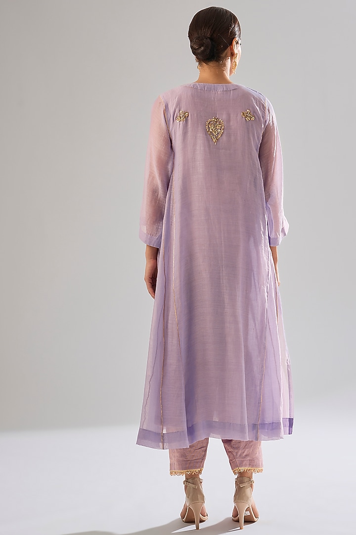 Mauve Chanderi Hand Embroidered Kurta Set by Sareeka H & Mukkta Dograa at Pernia's Pop Up Shop