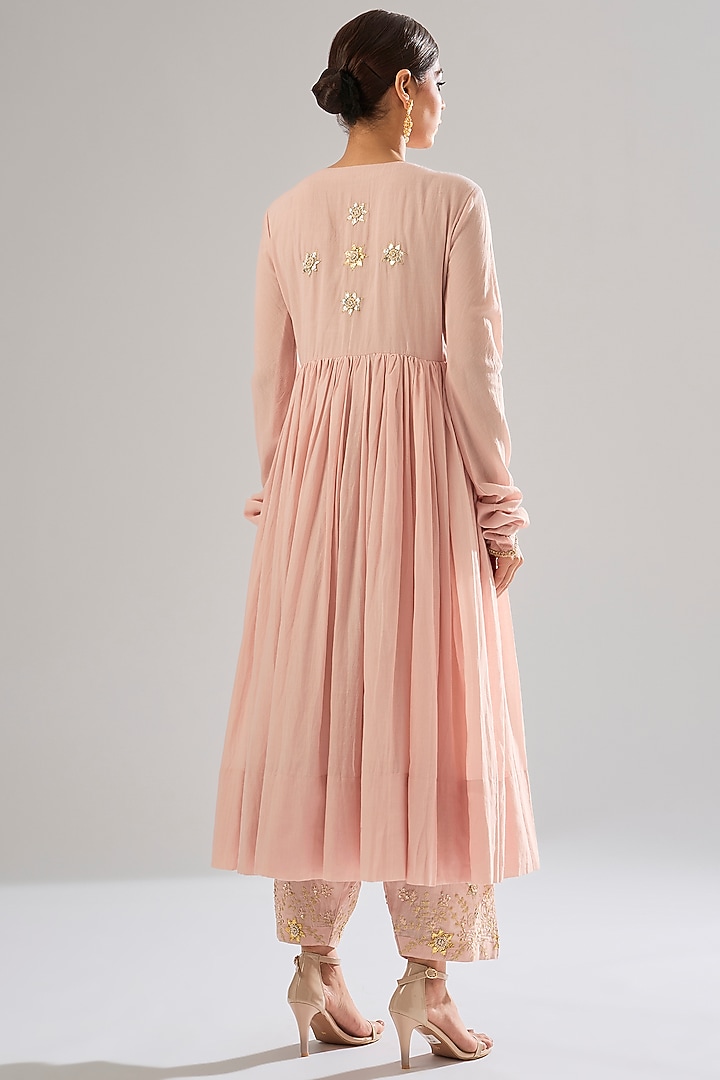 Nude Pink Cotton Gota Work Kurta Set by Sareeka H & Mukkta Dograa at Pernia's Pop Up Shop