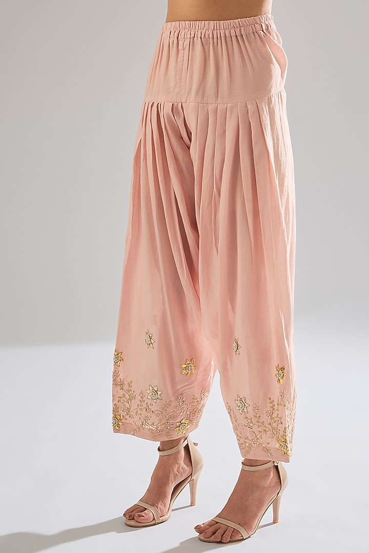 Nude Pink Cotton Gota Work Kurta Set by Sareeka H & Mukkta Dograa at Pernia's Pop Up Shop