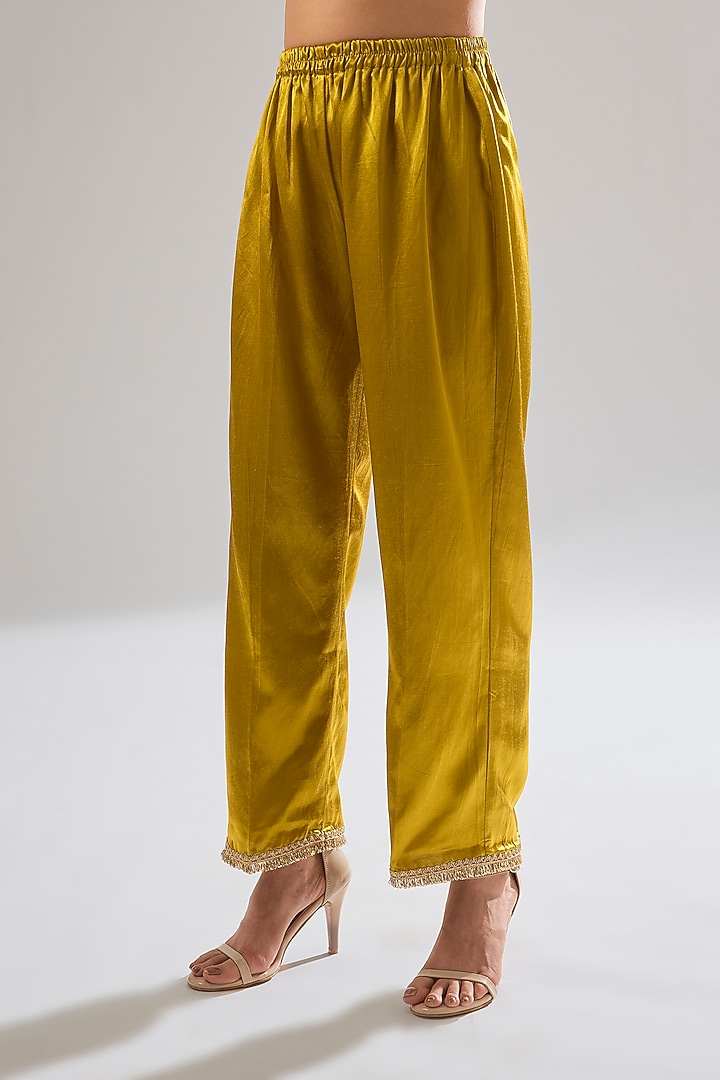 Mustard Chanderi Hand Embroidered Kurta Set by Sareeka H & Mukkta Dograa at Pernia's Pop Up Shop