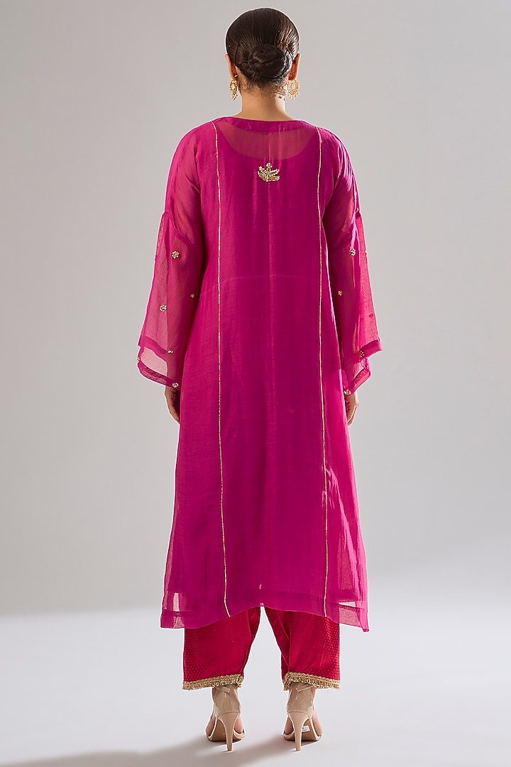 Dark Fuchsia Chanderi Hand Embroidered Kurta Set by Sareeka H & Mukkta Dograa at Pernia's Pop Up Shop