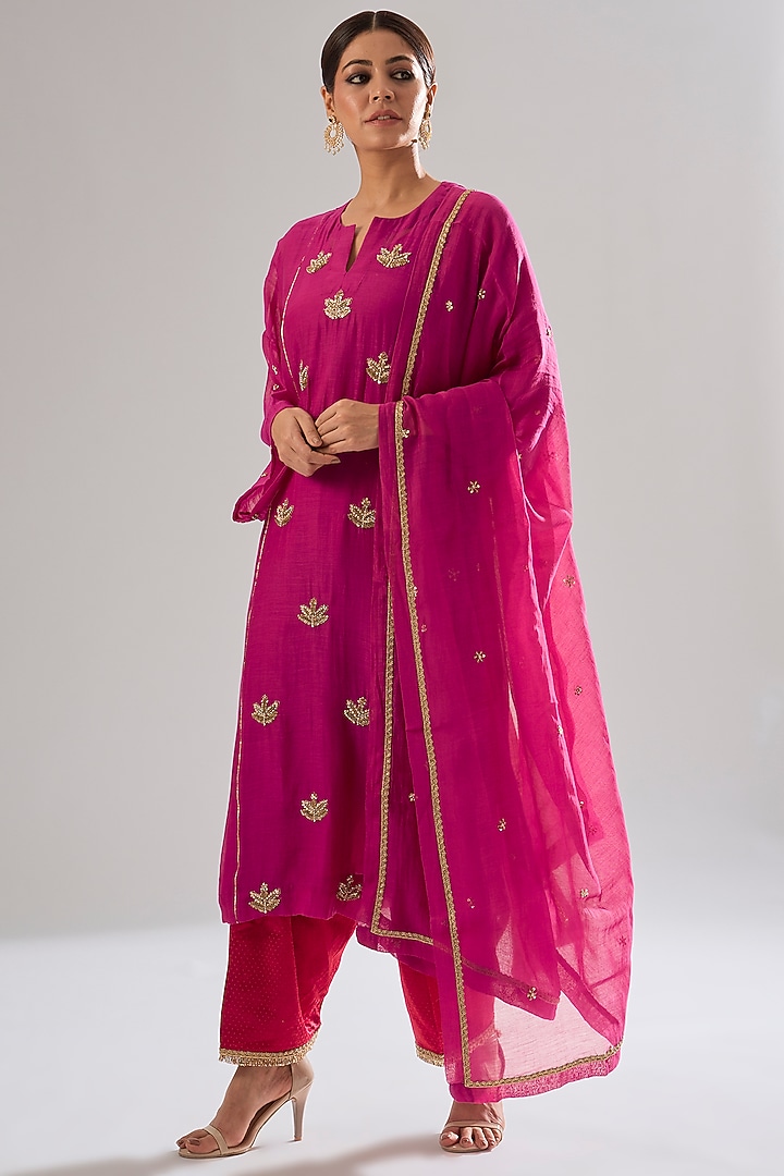 Dark Fuchsia Chanderi Hand Embroidered Kurta Set by Sareeka H & Mukkta Dograa at Pernia's Pop Up Shop