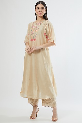 Ivory Embroidered Kurta Set by Srota By Srishti Aggarwal