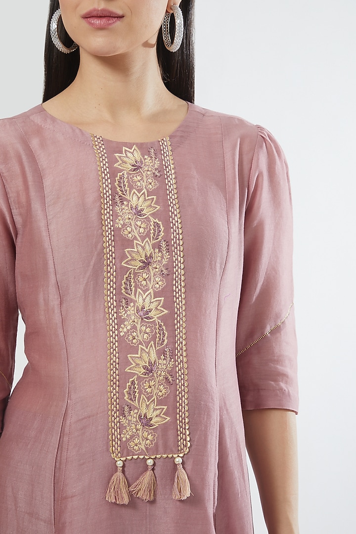 Lilac Pink Embroidered A-line Kurta Set by Srota By Srishti Aggarwal at Pernia's Pop Up Shop