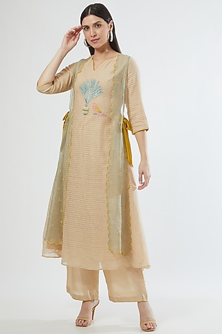 Ivory Embroidered Kurta Set by Srota By Srishti Aggarwal