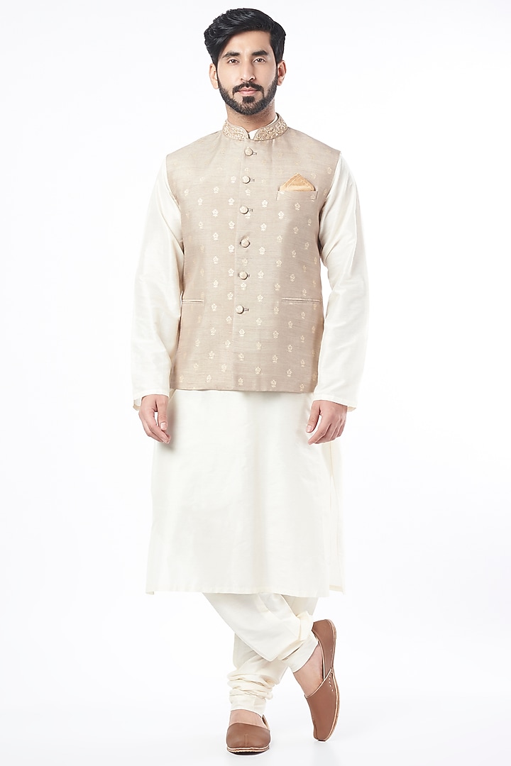 Light Brown Silk Foil & Zardosi Embroidered Bundi Jacket by Seirra Thakur at Pernia's Pop Up Shop