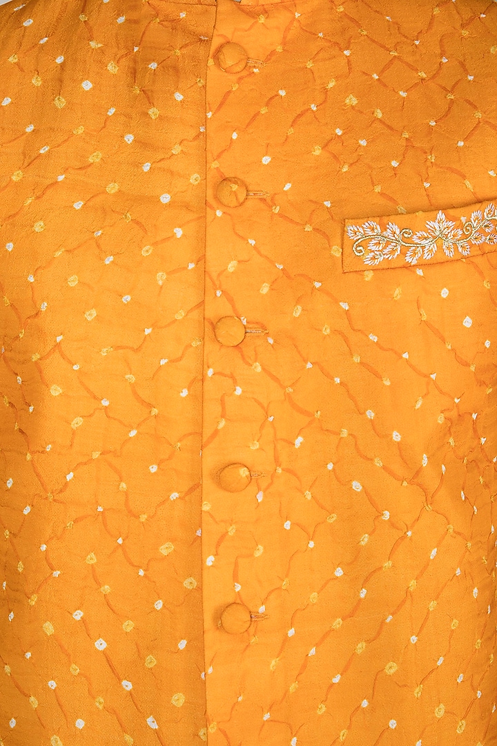 Light Orange Embroidered Bandhani Bundi Jacket by SEIRRA THAKUR at Pernia's Pop Up Shop