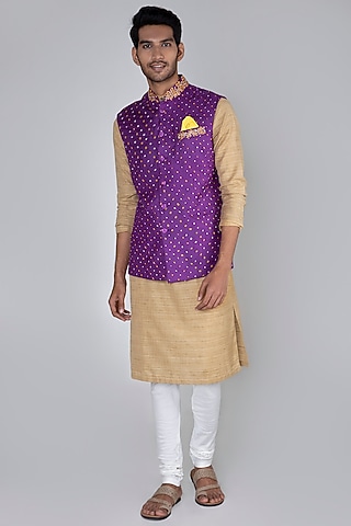Brinjal Purple Embroidered Bandhani Bundi Jacket by Seirra Thakur