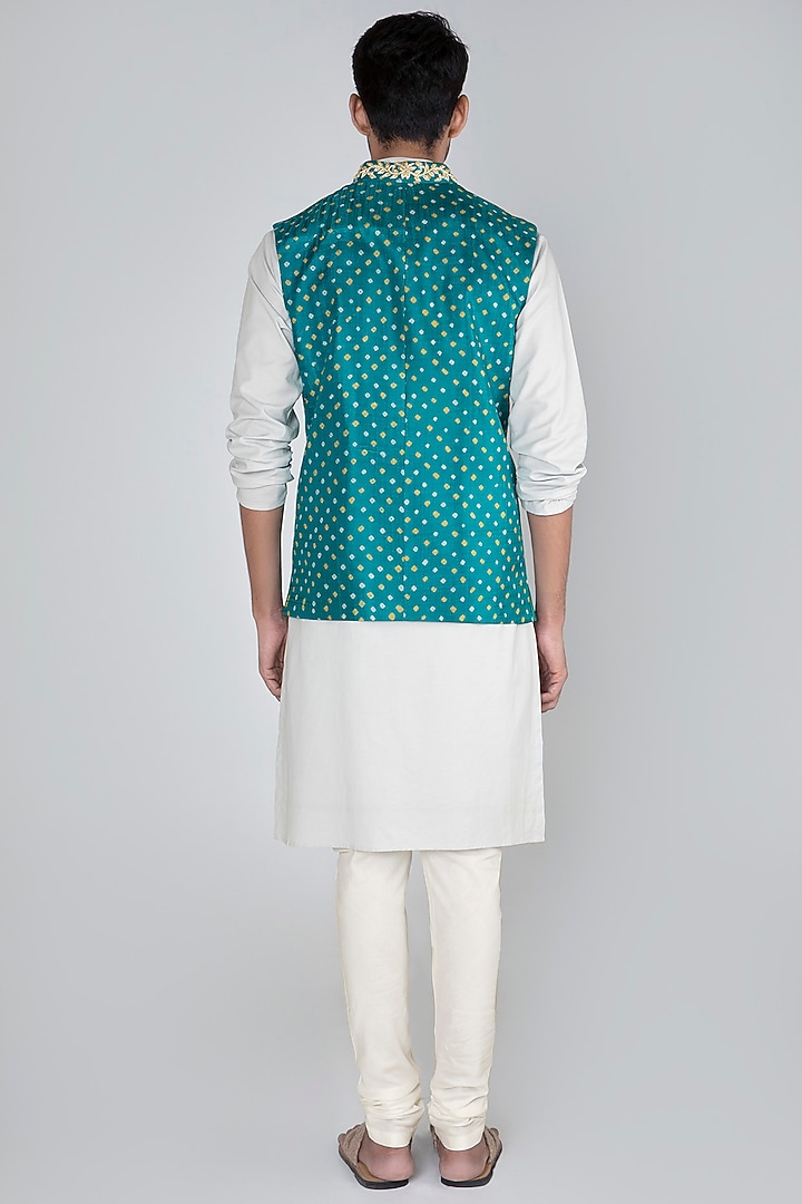 Peacock Green Pure Silk Embroidered Bandhani Bundi Jacket by Seirra Thakur at Pernia's Pop Up Shop