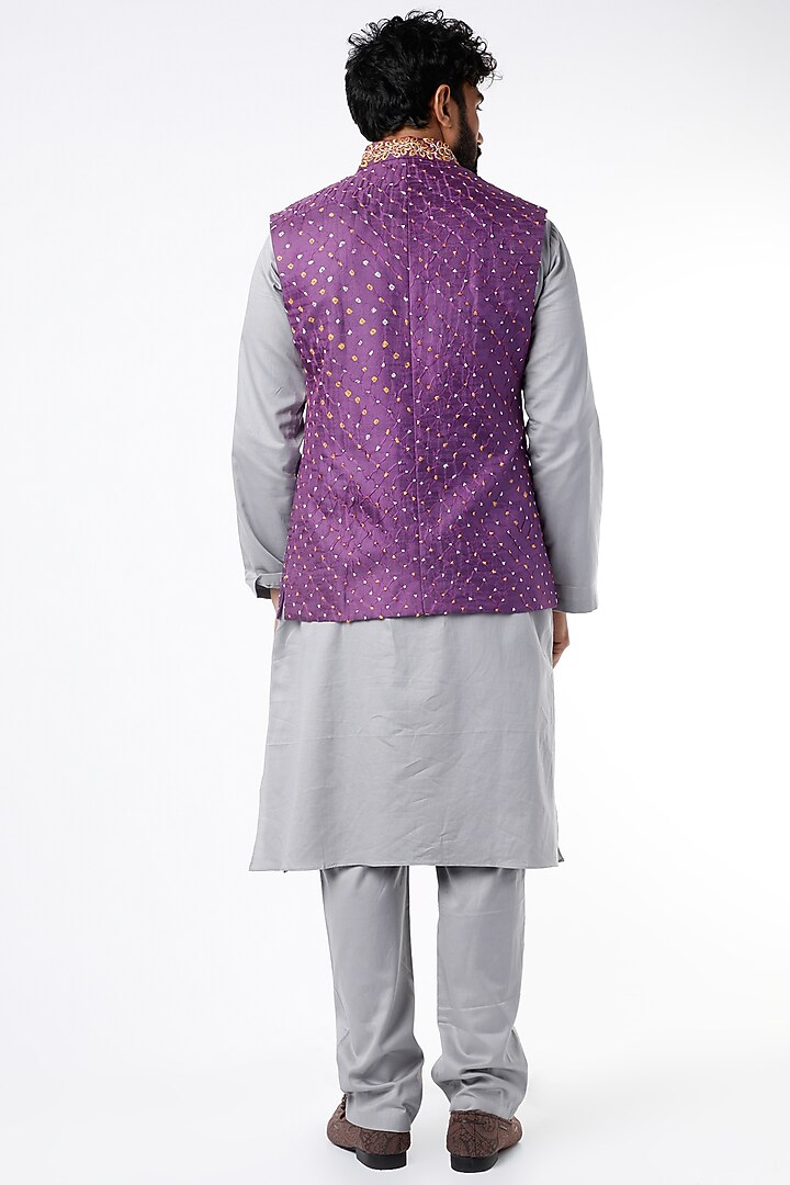 Brinjal Purple Bandhani Printed Bundi Jacket by Seirra Thakur at Pernia's Pop Up Shop