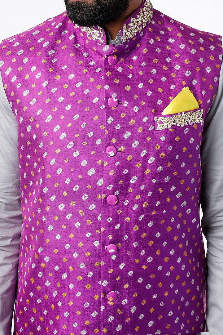 Bright Purple Bandhani Printed Bundi Jacket by Seirra Thakur at Pernia's Pop Up Shop