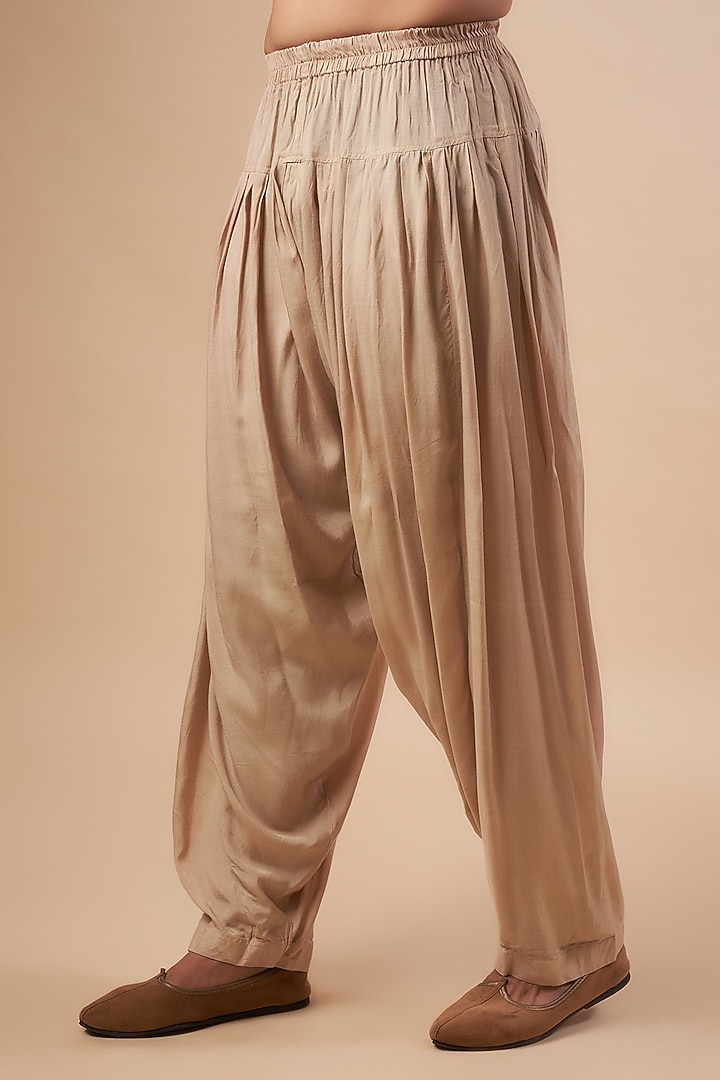 Beige Dupion Silk Kurta Set by SEIRRA THAKUR at Pernia's Pop Up Shop