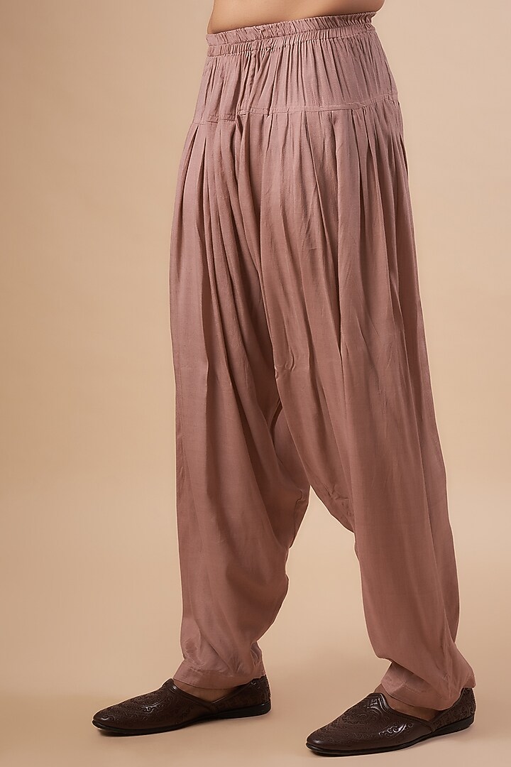 Pink Dupion Silk Kurta Set by SEIRRA THAKUR at Pernia's Pop Up Shop