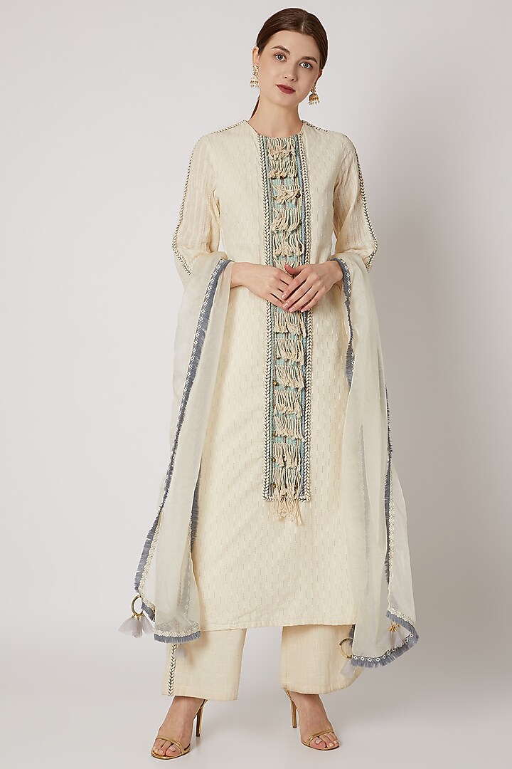 White Embellished Kurta With Pants by A-Sha by Rishi & Vibhuti