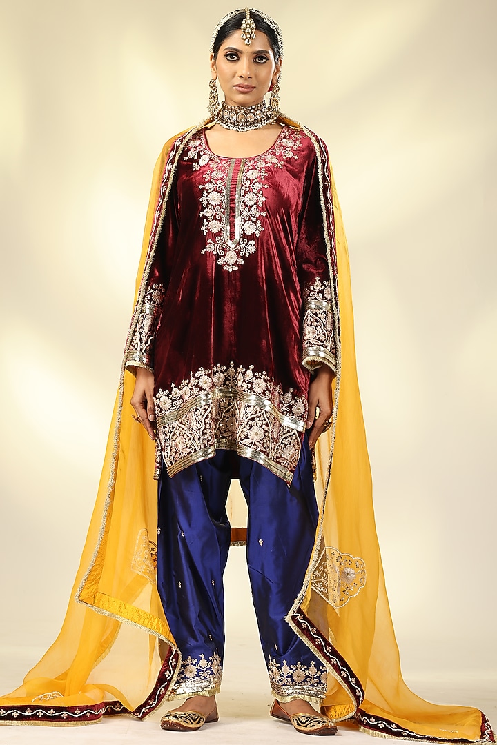 Maroon Pure Silk Velvet Zari & Sequins Embroidered Kurta Set by Shivani Sabharwal at Pernia's Pop Up Shop
