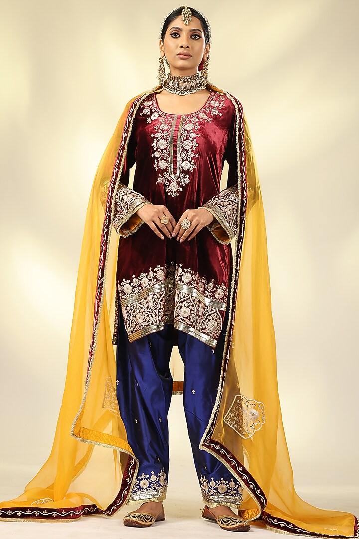 Maroon Pure Silk Velvet Zari & Sequins Embroidered Kurta Set by Shivani Sabharwal at Pernia's Pop Up Shop