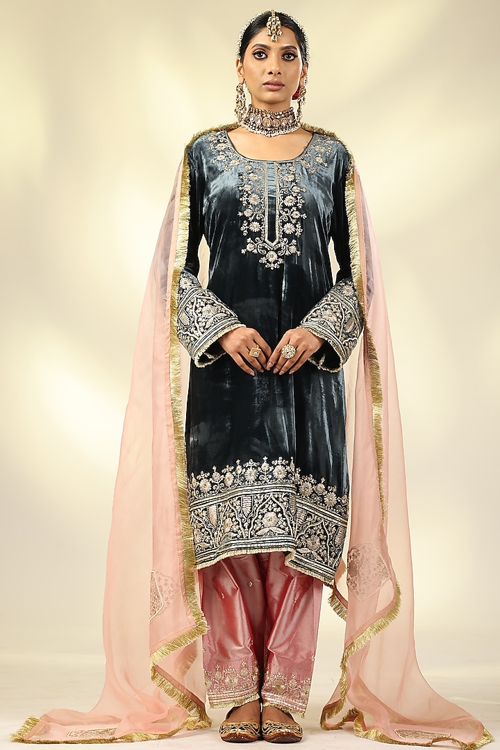 Black Pure Silk Velvet Zari & Sequins Embroidered Kurta Set by Shivani Sabharwal