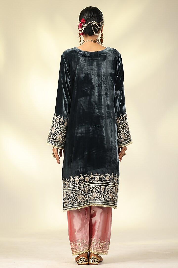 Black Pure Silk Velvet Zari & Sequins Embroidered Kurta Set by Shivani Sabharwal at Pernia's Pop Up Shop