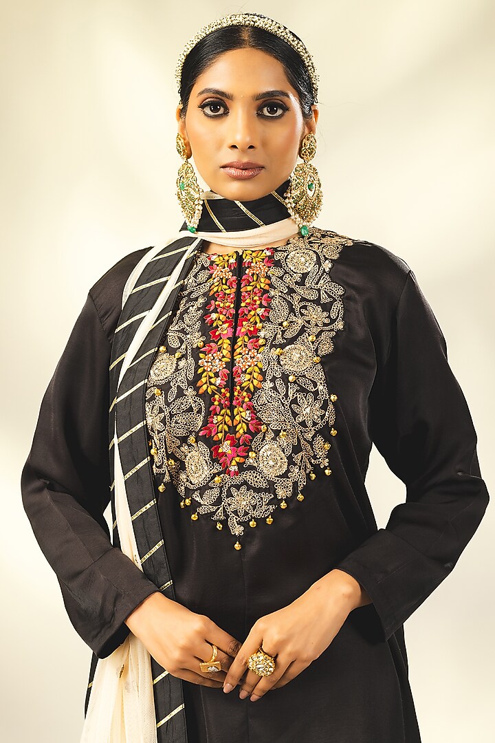 Black Crepe Silk Dori & Sequins Embroidered Short Kurta Set by Shivani Sabharwal at Pernia's Pop Up Shop