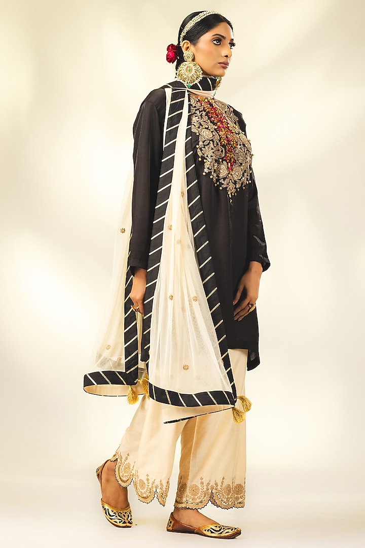 Black Crepe Silk Dori & Sequins Embroidered Short Kurta Set by Shivani Sabharwal at Pernia's Pop Up Shop