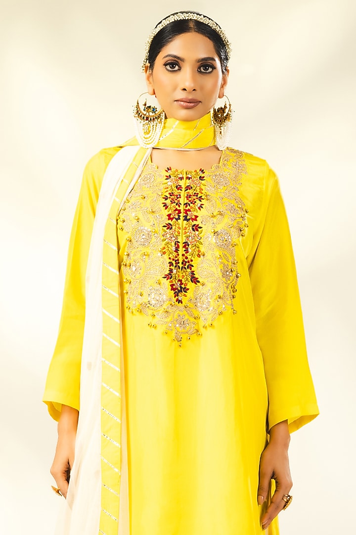Yellow Crepe Silk Dori & Sequins Embroidered Short Kurta Set by Shivani Sabharwal at Pernia's Pop Up Shop