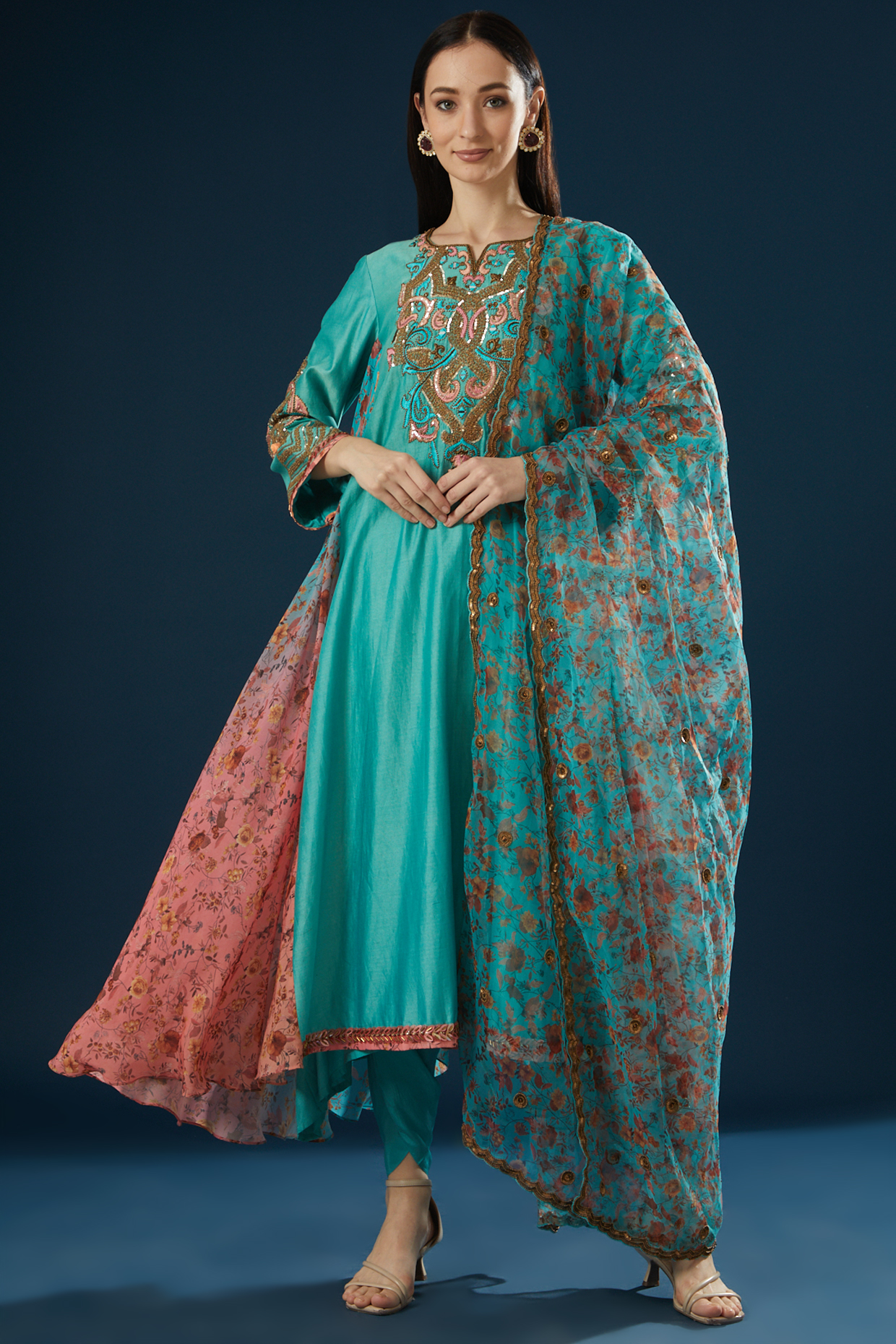 Blue Printed & Embroidered Kurta Set by Shashank Arya at Pernia's Pop Up Shop