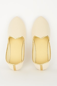 Off White Jacquard Mojaris by Ssavarto-GIFTS FOR HIM