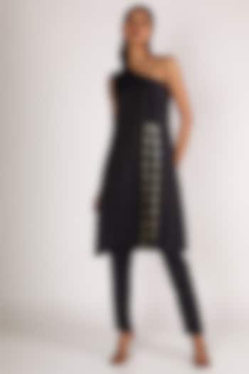 Midnight Blue Embellishment Kurta Set by 17:17 at Pernia's Pop Up Shop