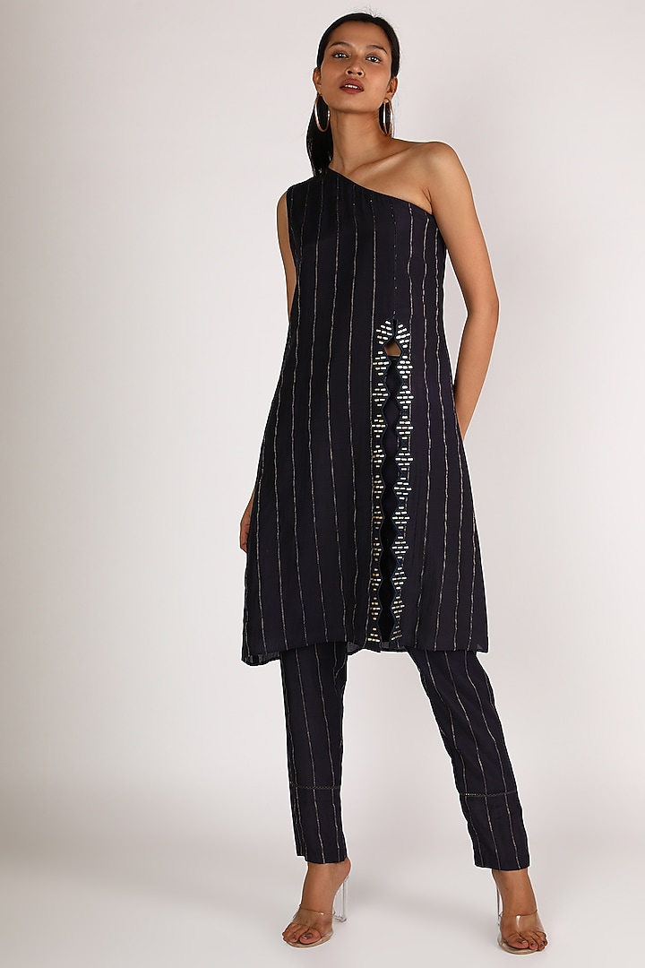 Midnight Blue Embellishment Kurta Set by 17:17 at Pernia's Pop Up Shop