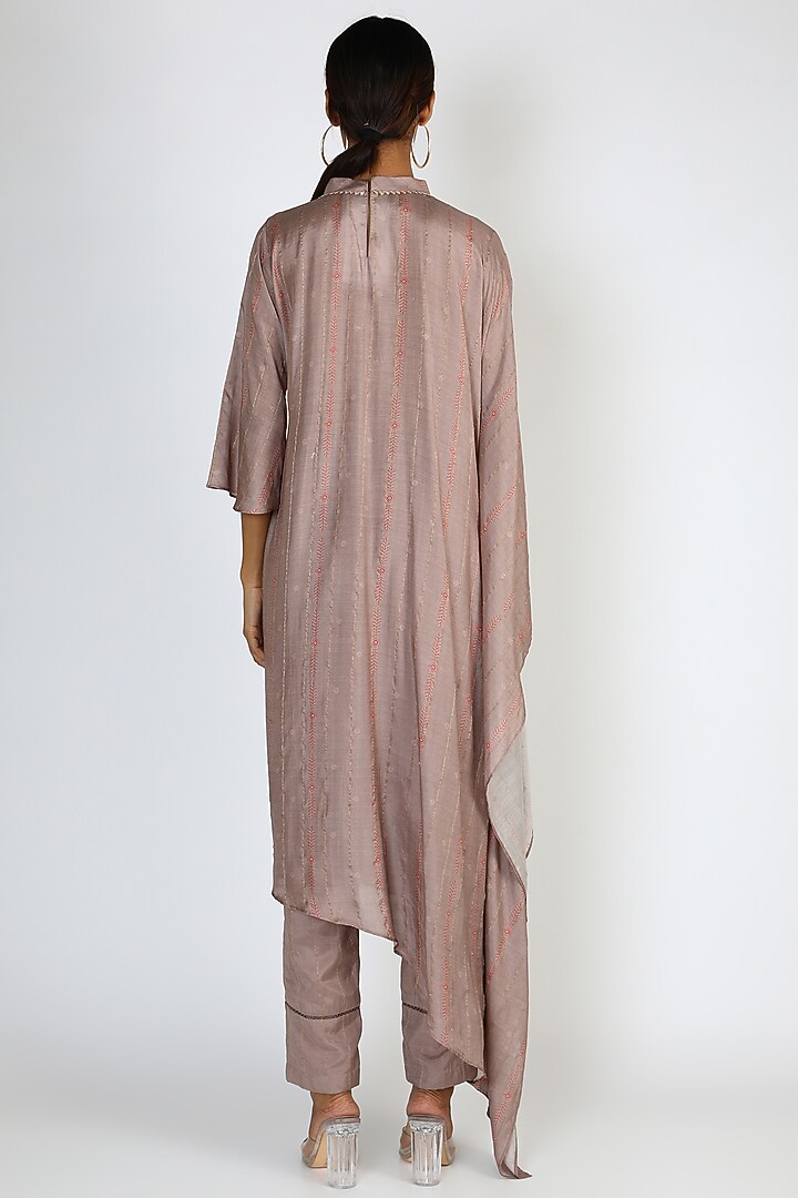 Lilac Floral Embroidered Kurta Set by 17:17 at Pernia's Pop Up Shop