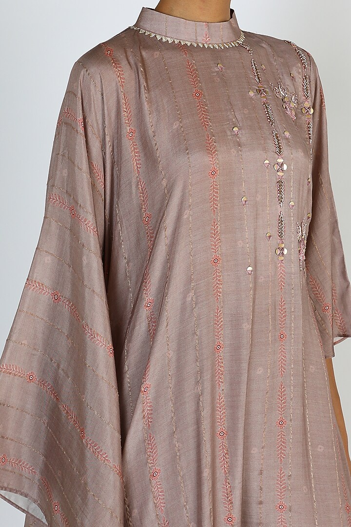 Lilac Floral Embroidered Kurta Set by 17:17 at Pernia's Pop Up Shop