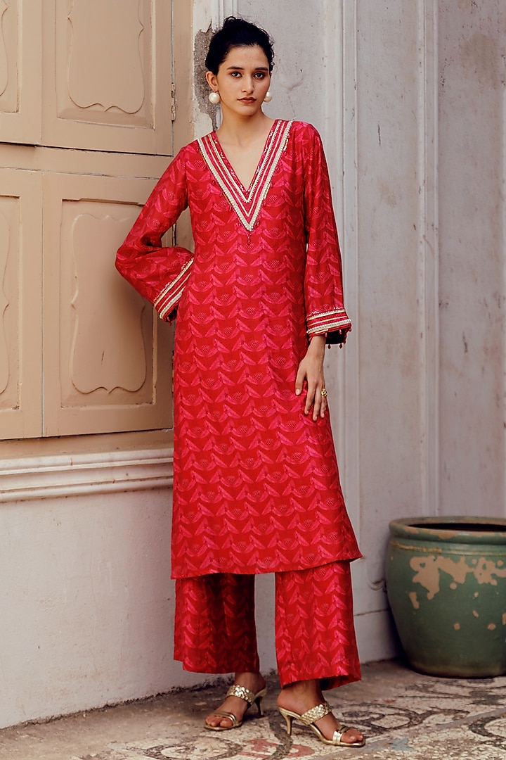 Maroon Chanderi Printed Kurta Set by 17:17 at Pernia's Pop Up Shop