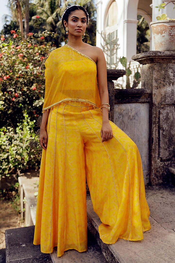 Maroon Shimmer Printed Gharara Set by 17:17 at Pernia's Pop Up Shop