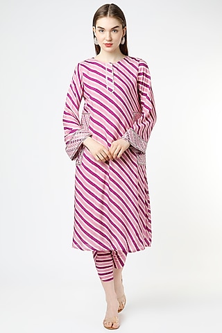 Purple Leheriya Printed Kurta Set by 17:17