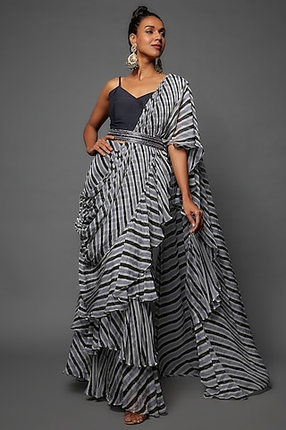 Black Organza Leheriya Printed & Hand Embroidered Fish-Cut Draped Saree Set by 17:17