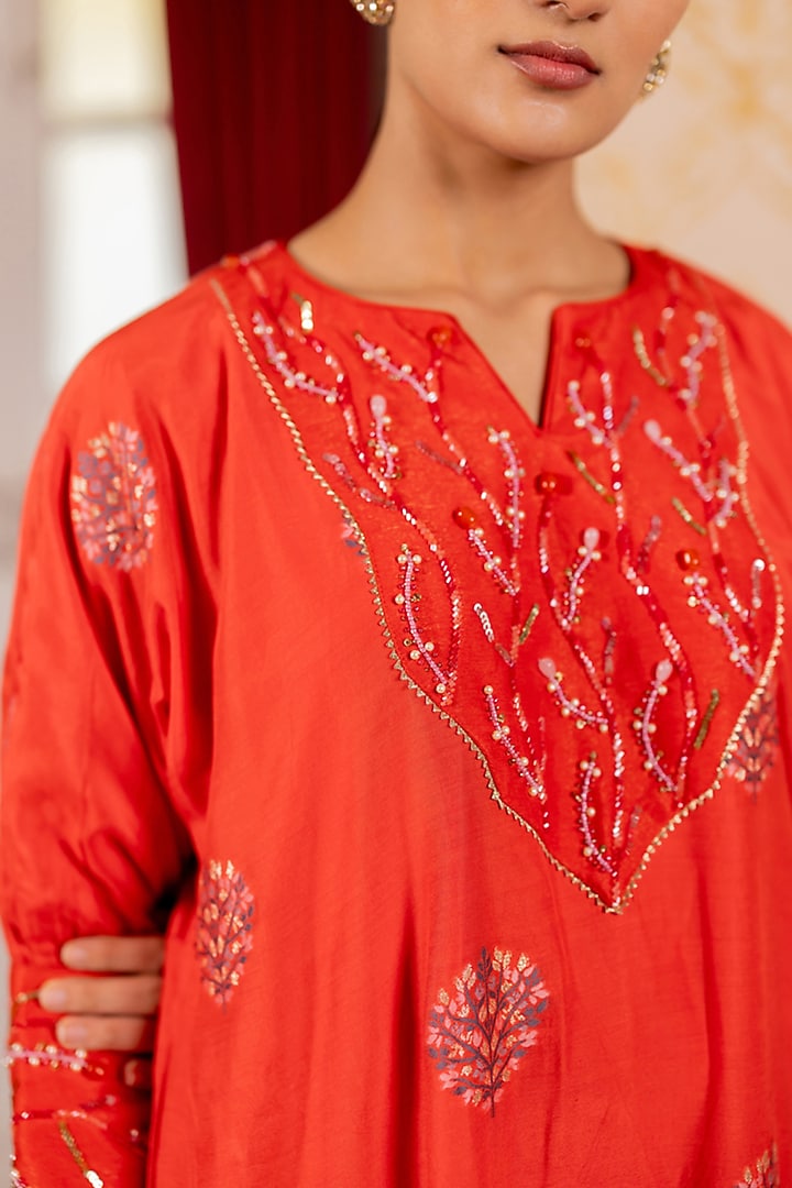 Red Solid Shimmer Printed A-Line Kurta Set by 17:17 at Pernia's Pop Up Shop