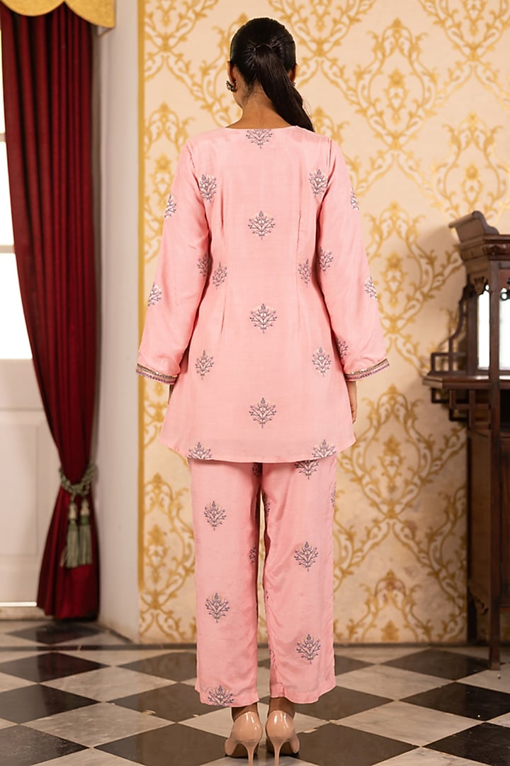 Pink Butti Printed Short Pleated Alia-Cut Kurta Set by 17:17 at Pernia's Pop Up Shop