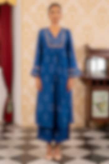 Blue Cotton Silk Geometric Printed Kurta Set by 17:17 at Pernia's Pop Up Shop