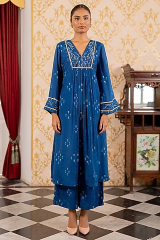 Blue Cotton Silk Geometric Printed Kurta Set by 17:17