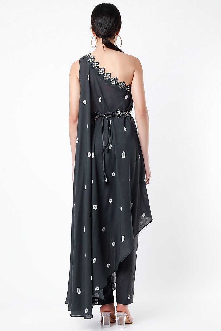 Black Bandhani One-Shoulder Kurta Set by 17:17 at Pernia's Pop Up Shop