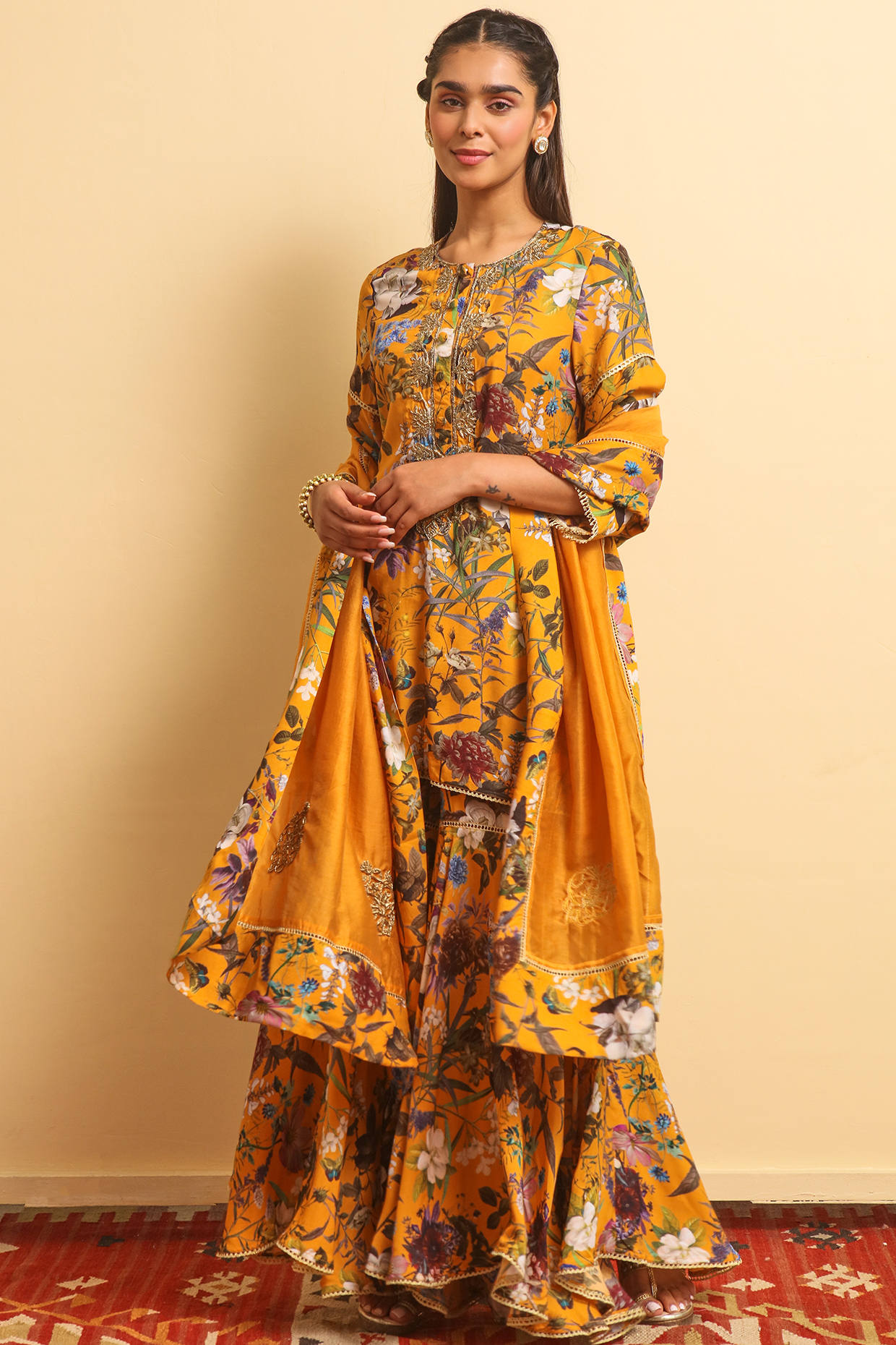 Saga shop kurtis online