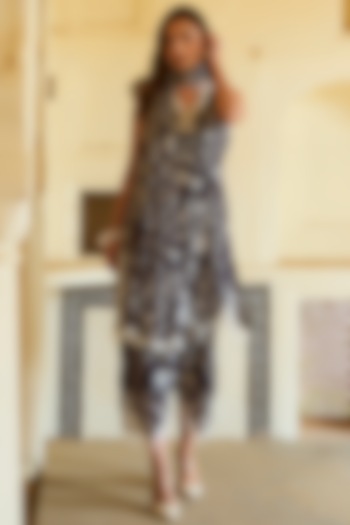 Charcoal Chanderi Printed & Chantilly Lace Kurta Set by Sage Saga at Pernia's Pop Up Shop