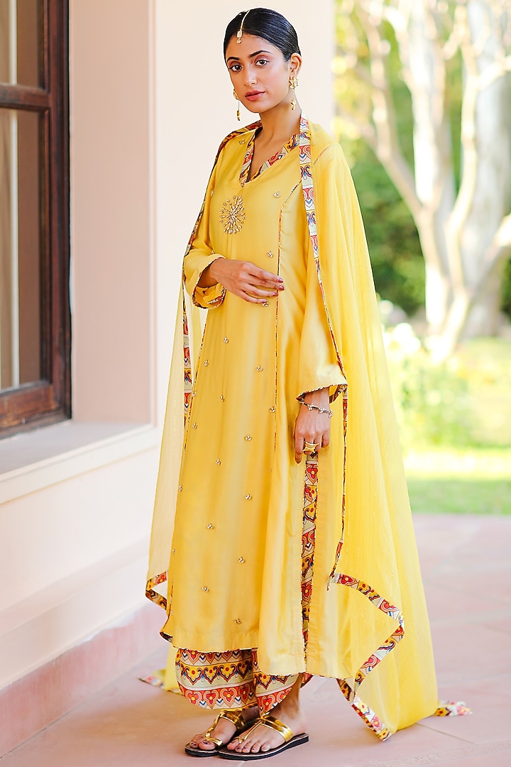 Yellow Chiffon Dupatta by Sage Saga at Pernia's Pop Up Shop