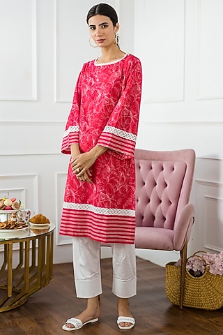 Fuchsia Floral Printed Kurta With Salwar Pants by Sage Saga