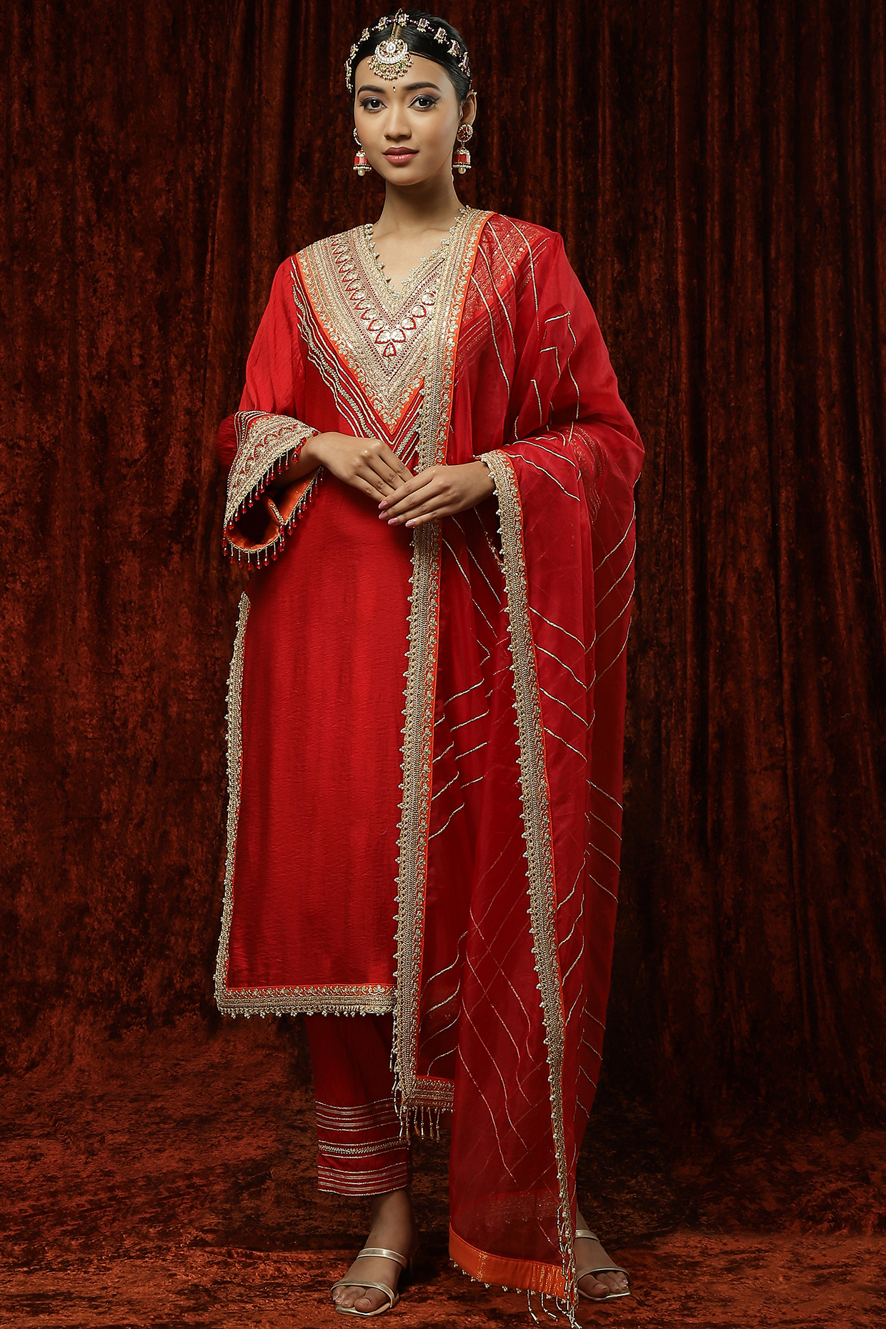 Red Silk Chanderi Embroidered Kurta set by Shikhar Sharma at Pernia's Pop Up Shop
