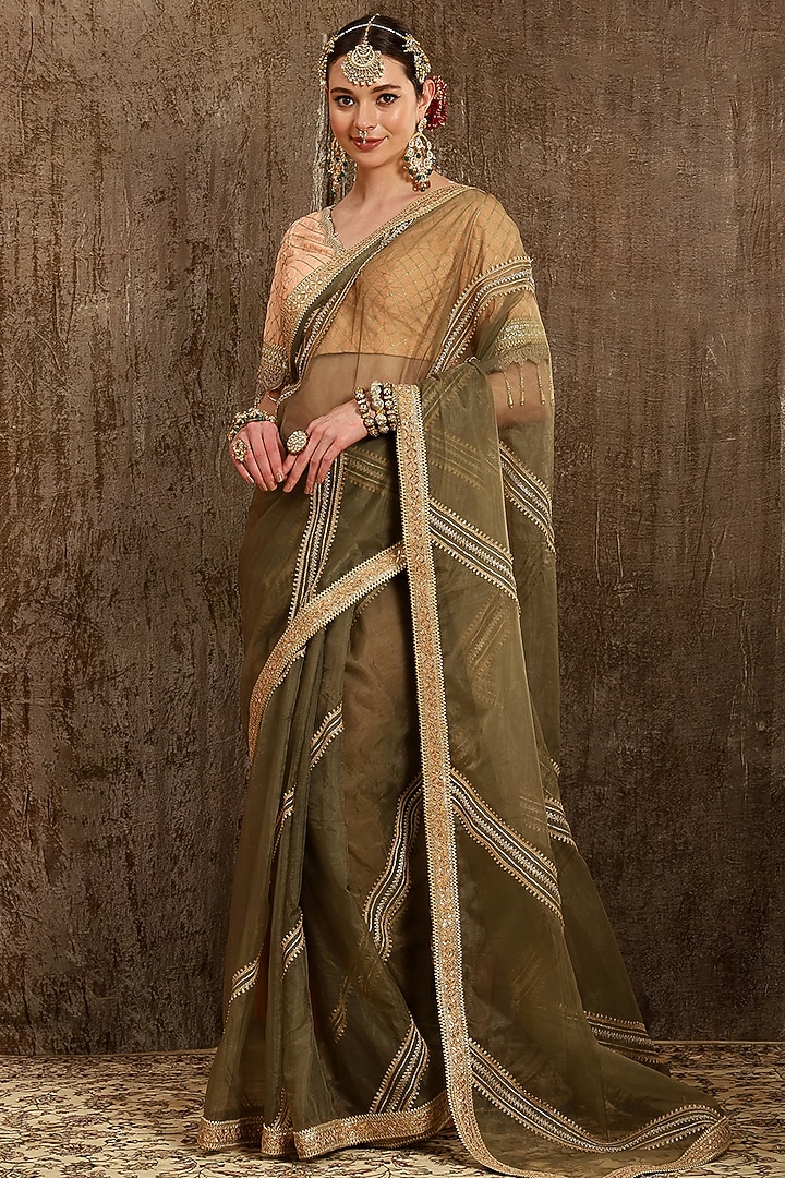 Mehendi Green Organza Machine Embroidered Party Wear Saree Set by Shikhar Sharma at Pernia's Pop Up Shop