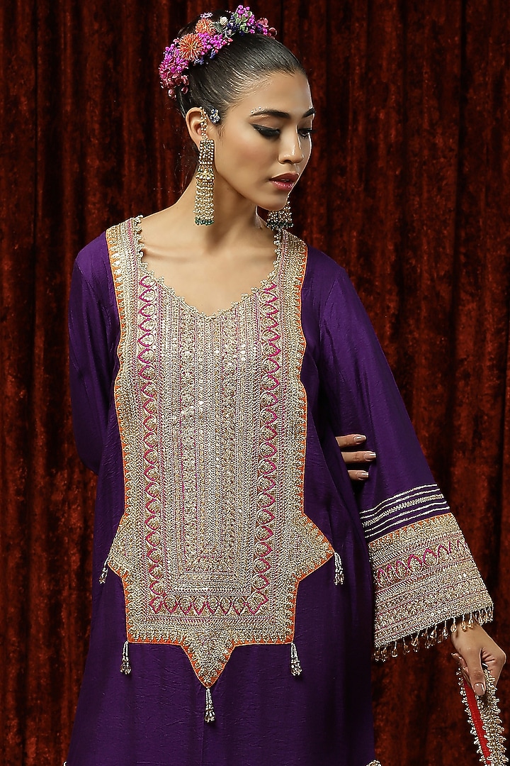 Purple Machine Embroidered Kurta Kaftan by Shikhar Sharma at Pernia's Pop Up Shop
