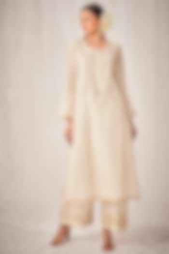 Off-White Chanderi Silk Embroidered A-Line Kurta by Gulabo By Abu Sandeep at Pernia's Pop Up Shop