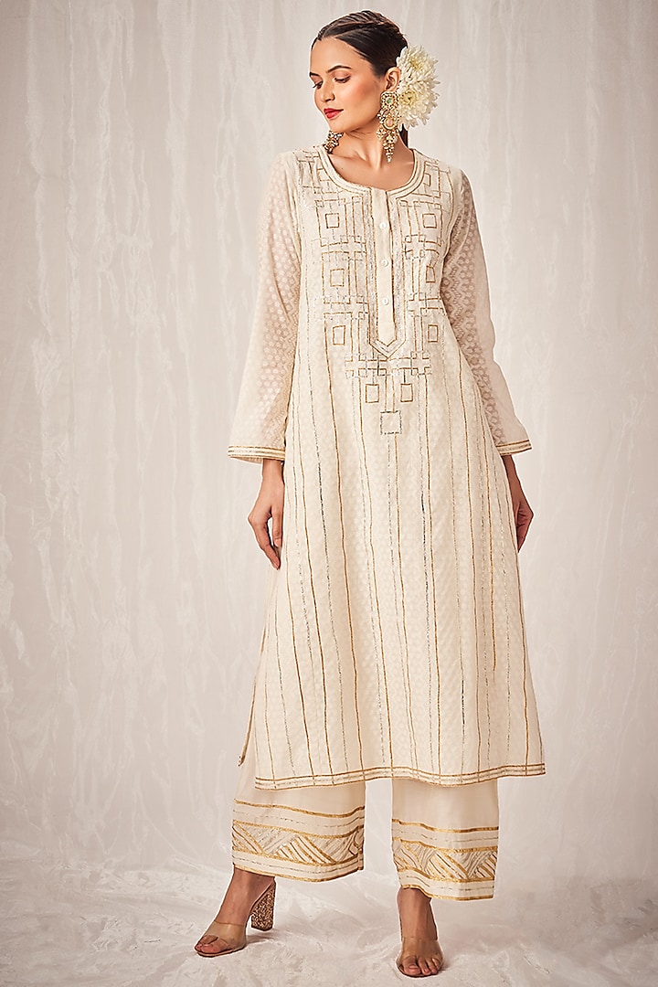 Off-White Chanderi Silk Embroidered A-Line Kurta by Gulabo By Abu Sandeep at Pernia's Pop Up Shop