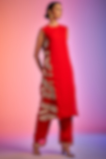 Red Georgette Embroidered Kurta by Gulabo By Abu Sandeep at Pernia's Pop Up Shop